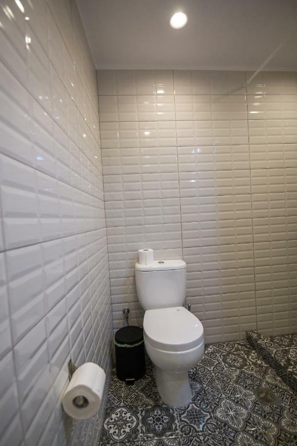 White Lux For 2 Vipgreece Atény